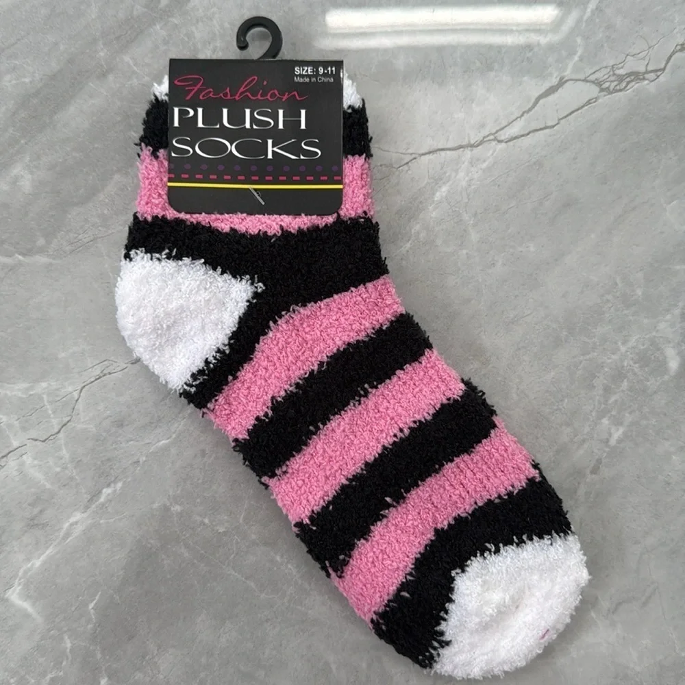 Women's Fashion Plush Socks Two Pairs of Fuzzy Socks Stars And Stripes Size 9-11